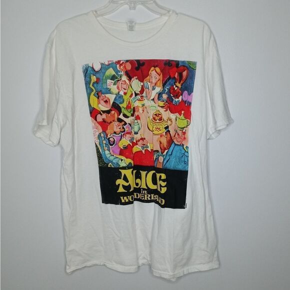 Alice In Wonderland graphic tee size XL - Picture 1 of 4